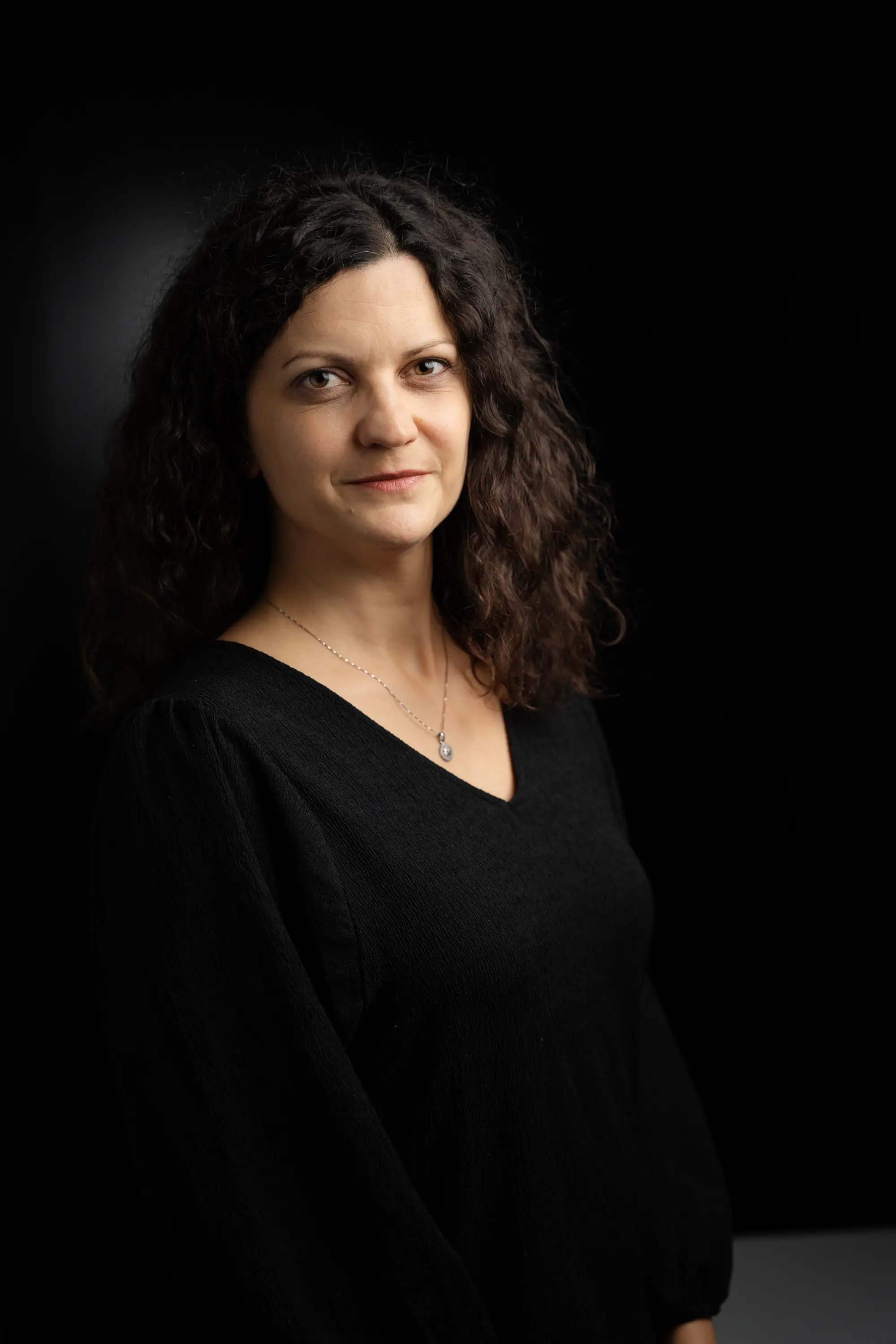 HOMOLA - Dana Tschegg